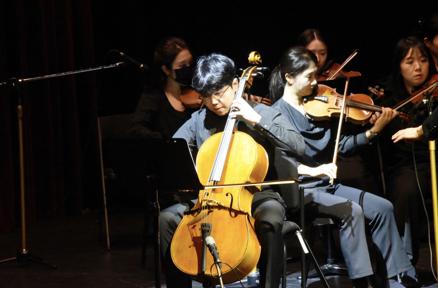 Oliver Park performing on the cello